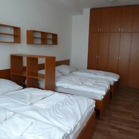 Jurki Dom מלון 3*